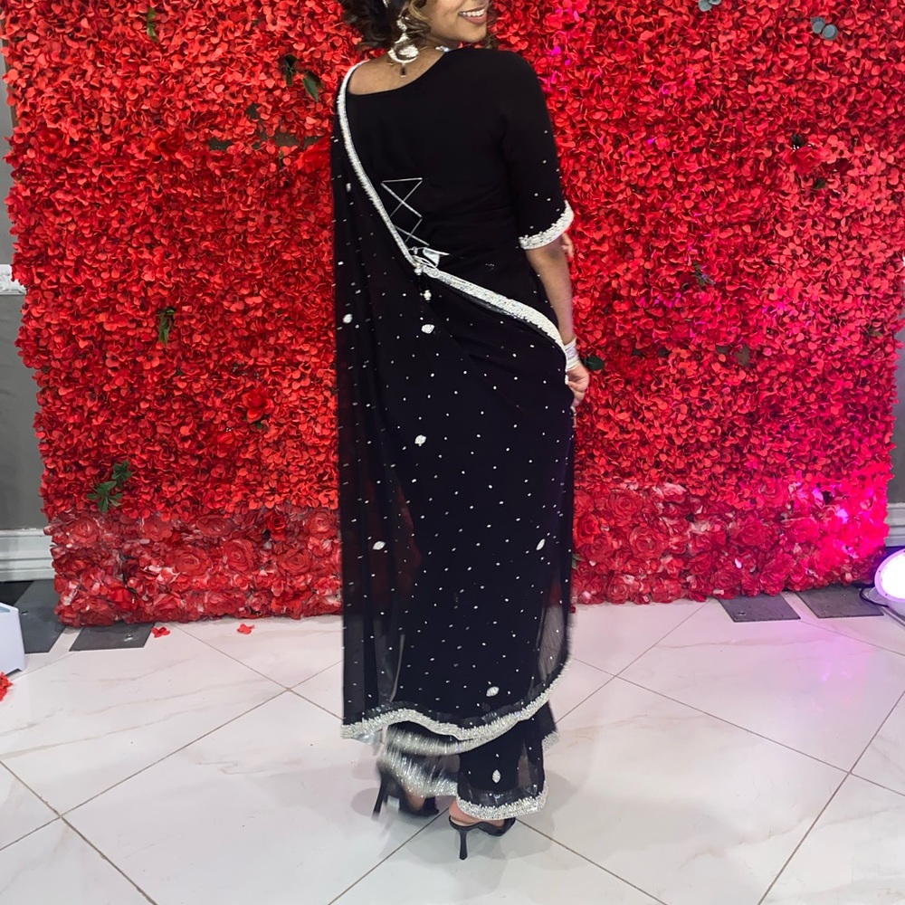 Pakistani/Indian Designer Saree - image 2